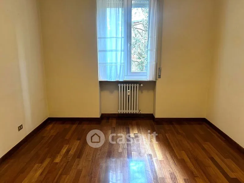 Pièces - Three-bedroom Apartment with Balconies in Cantù