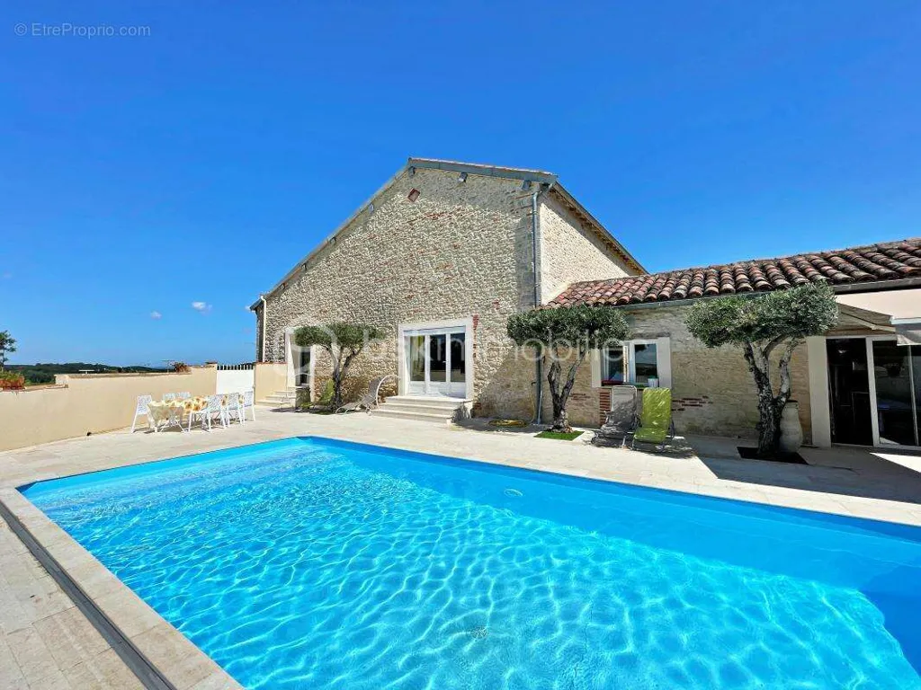 Bassein - Charming Equestrian Estate with Paddock in Florentin