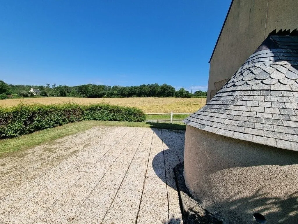 Aed - Farmhouse with Equestrian Features in La Roche-Maurice