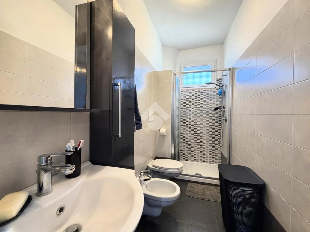 Salles de bain - Rustic 3-Bedroom Apartment Near Beach in Ardea