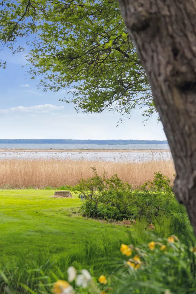 Jardin - Historic Villa with Water View on Hjarnø