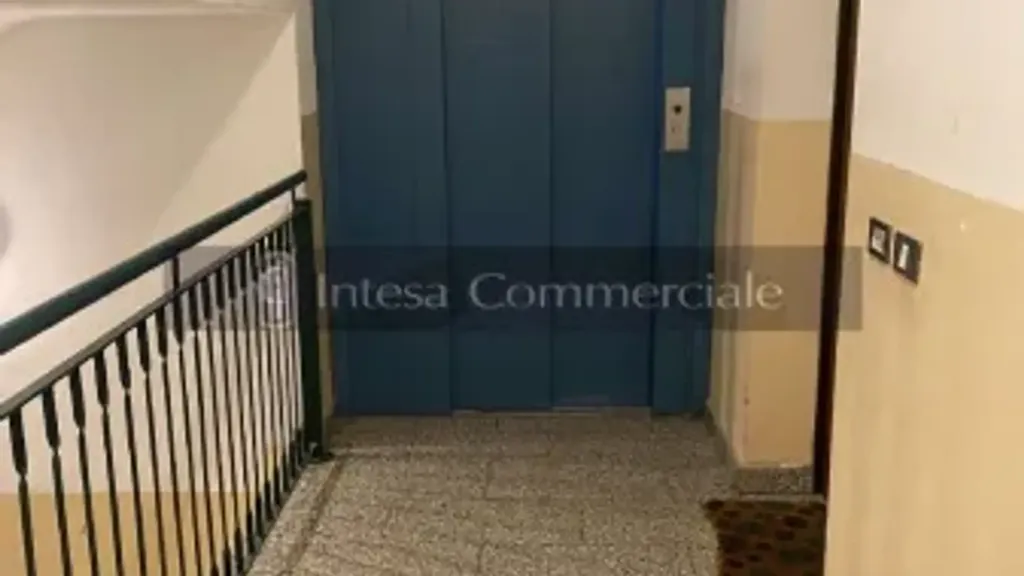 Esik - Bright Bilocale with Balcony in Brescia