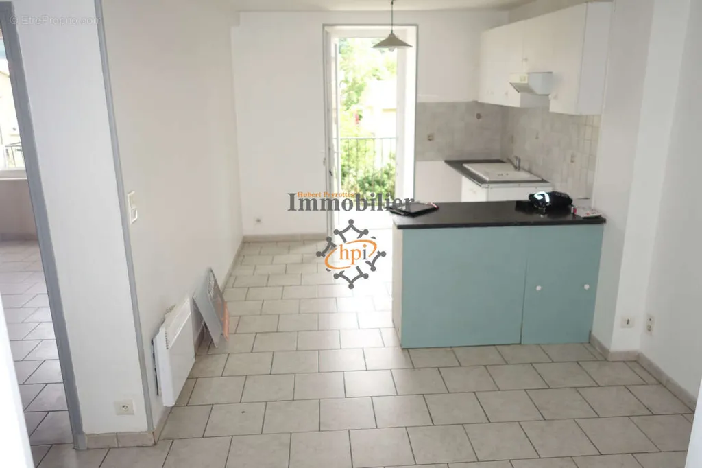 Köök - Rental Property with Balcony in Saint-Affrique
