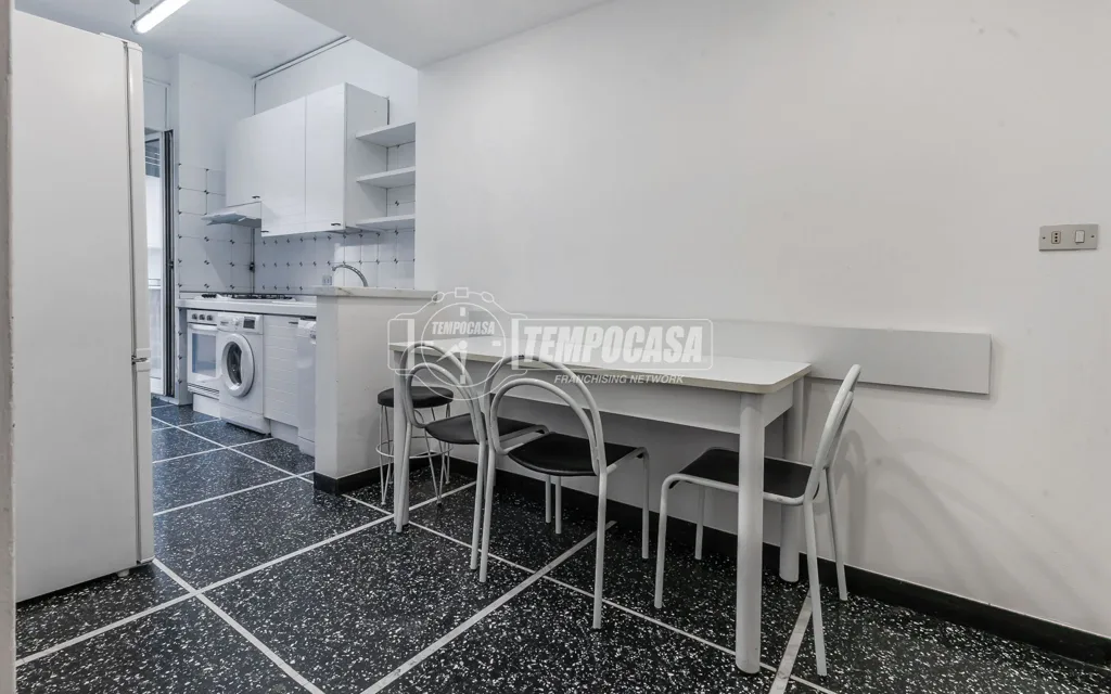Cuisine - Trilocale with Balcony in Milan's Isola