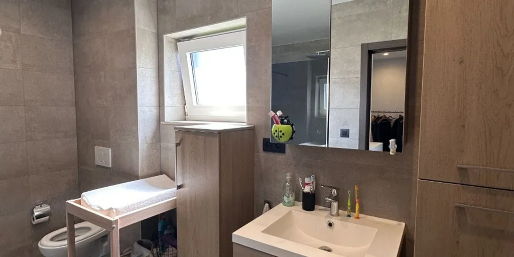 Bathrooms - Modern Open Plan House with Garden in Lommel