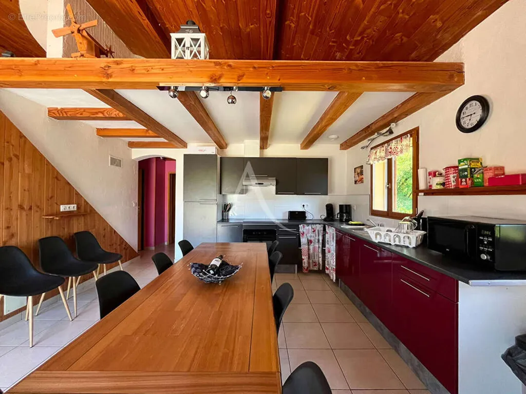 Sala da pranzo - Charming House with Pool in Rural Area