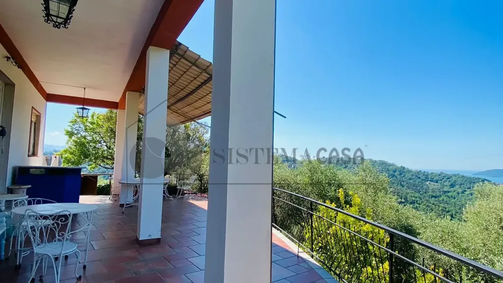 Terrass - Villa with Sea View in Vezzano Ligure