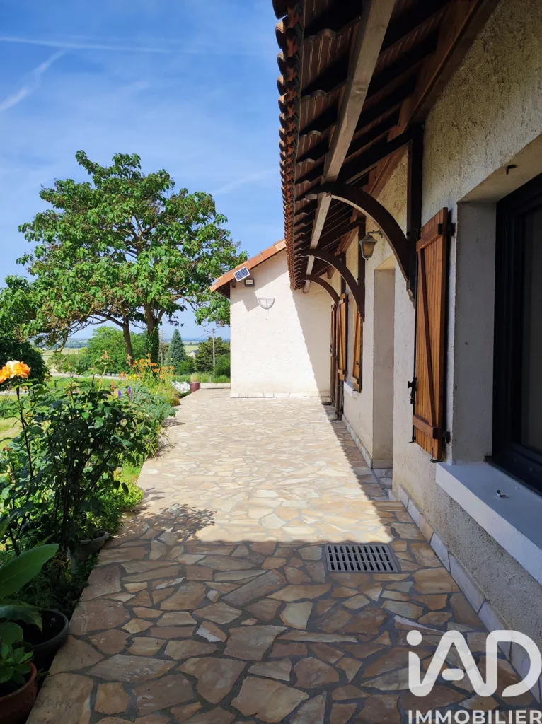 Terrasse - Maison de Campagne avec Vue Dégagée à Berrie