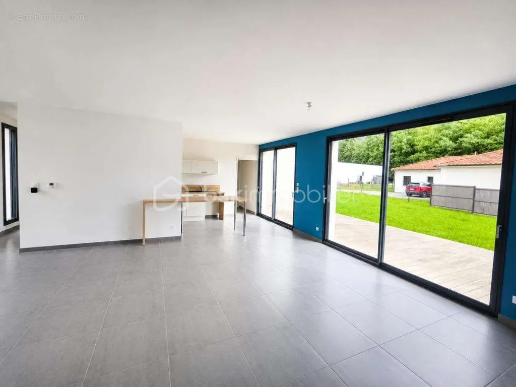 Séjour - Maison Contemporaine avec Terrasse à Proximité