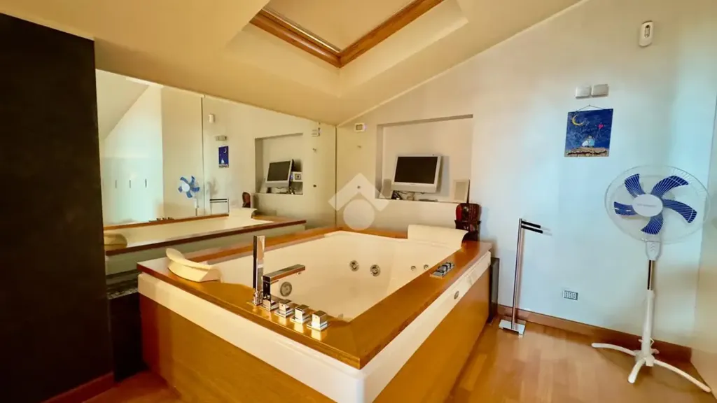 Vannitoad - Rustic 3-Bedroom in Crema's Historic Centre