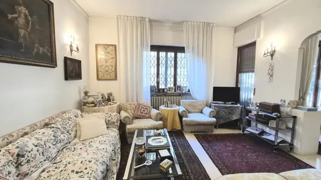 Elutuba - Classical Apartment with Balcony in Florence