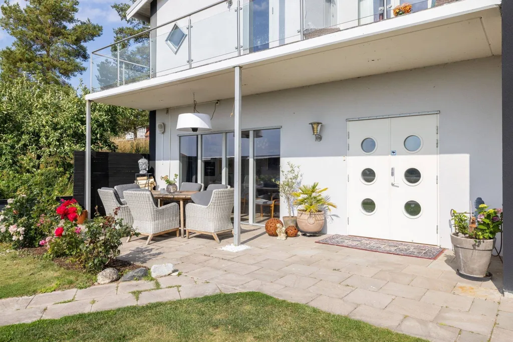 Terrass - Architectural House with Mälaren View in Strängnäs