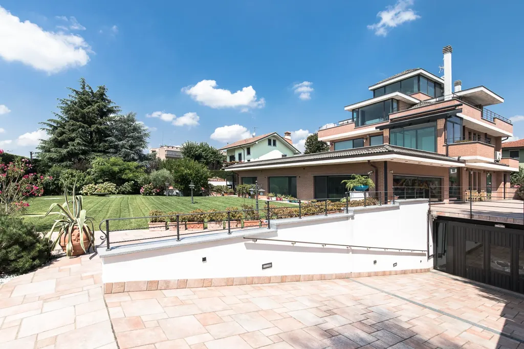 Exterior - Luxury Villa with Indoor Pool in Pantigliate