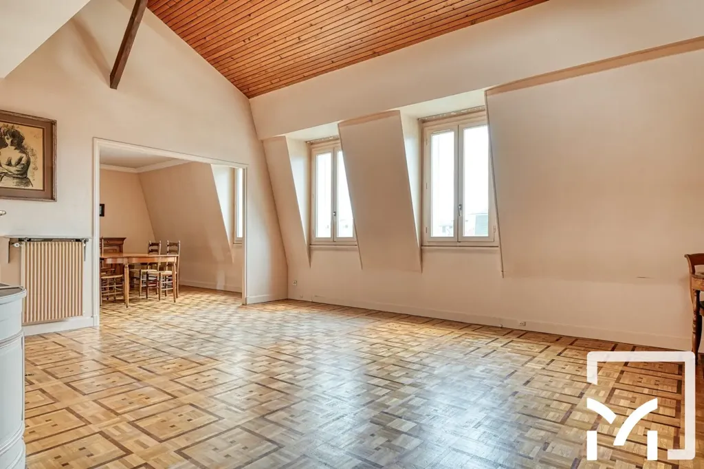 Séjour - Duplex Luxueux avec Ascenseur à Versailles