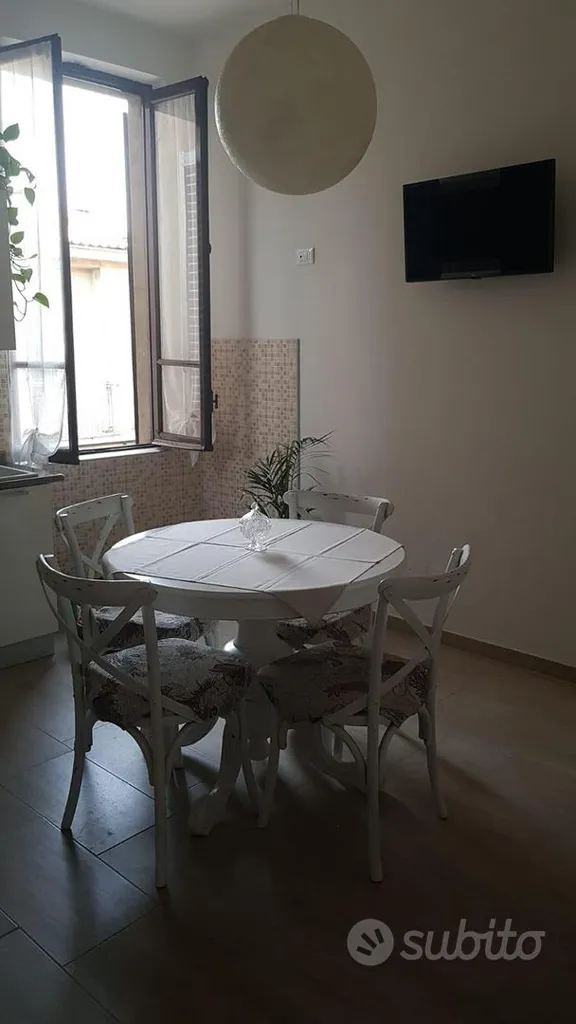 Salle à manger - Fully Furnished Apartment in Castell'Arquato Centre