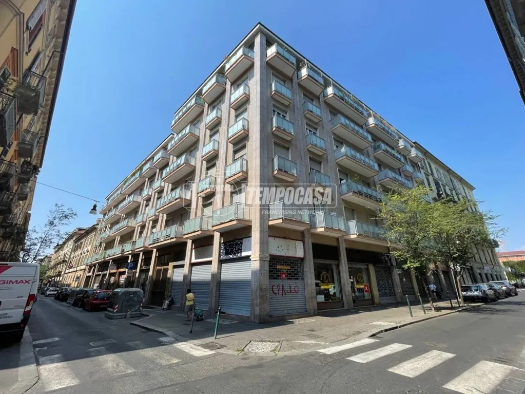 Välivaade - Trilocale with Terrazzo in Central Turin