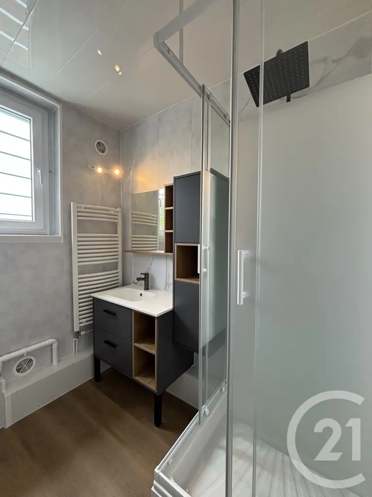 Salles de bain - Appartement 3 Pièces avec Balcon à Moulins