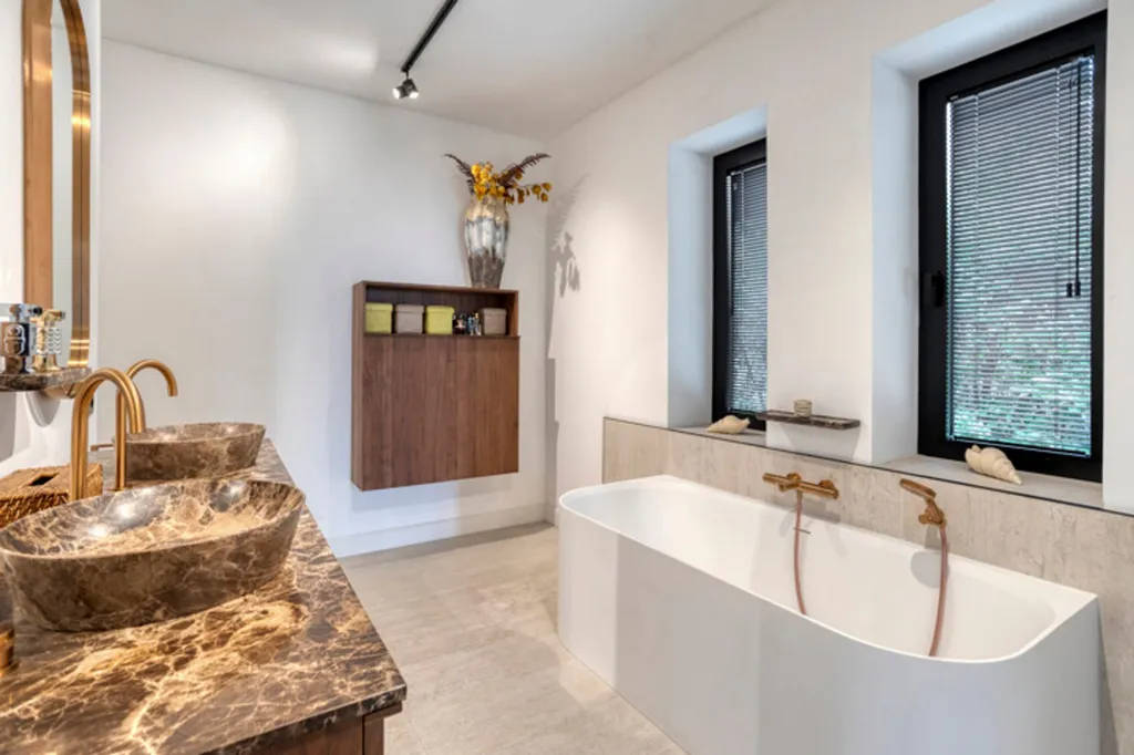Bagni - Villa with Pool and Office in Grobbendonk