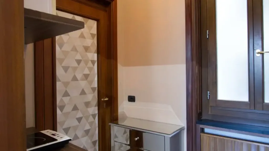 hallway_entrance