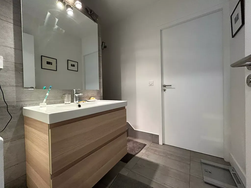 Vannitoad - Duplex with Large Terrace in Paris
