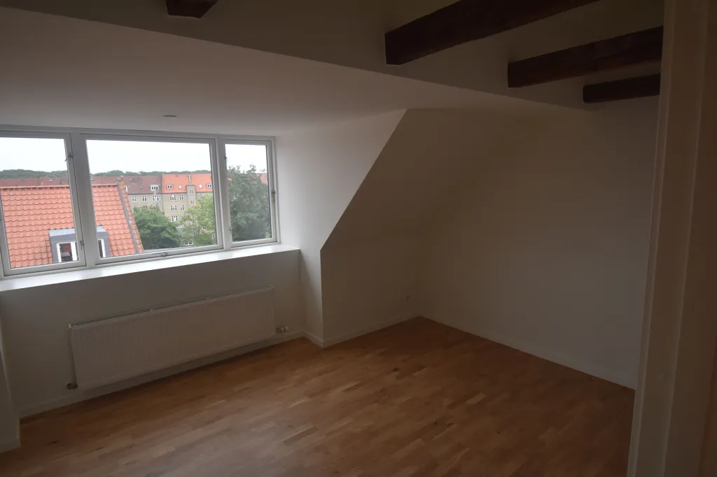 Toad - Modern Flat with Balcony in Trøjborg