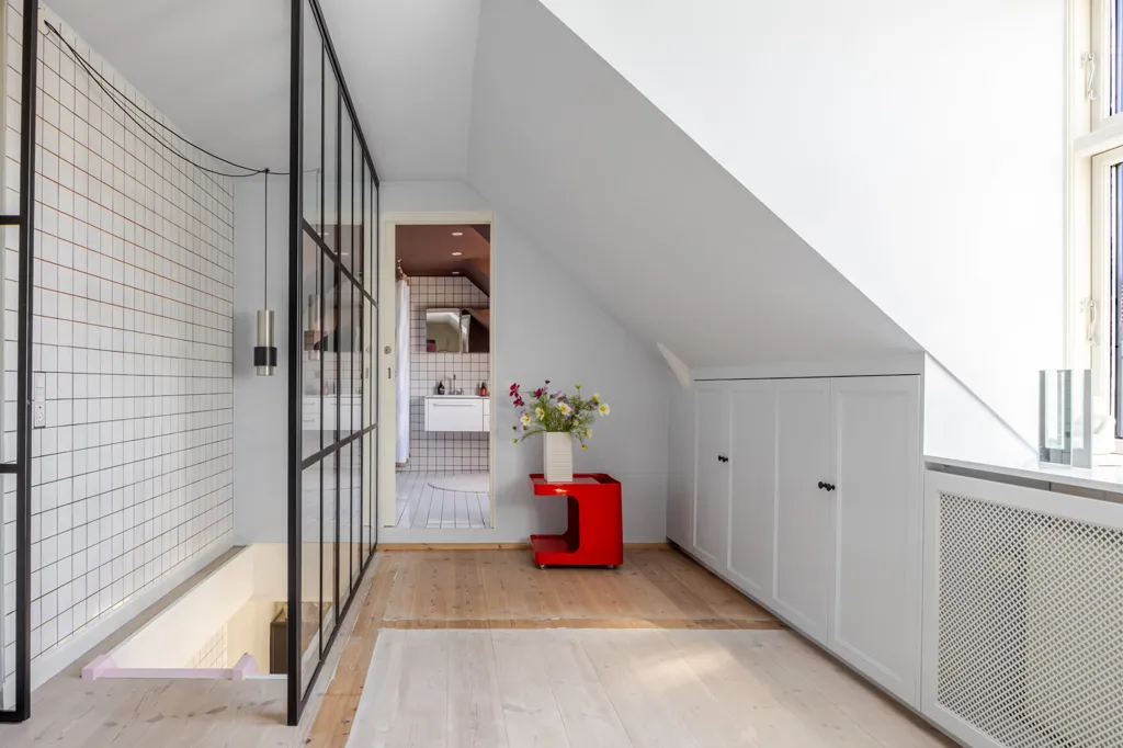 Esik - Duplex with Historic Charm in Copenhagen V