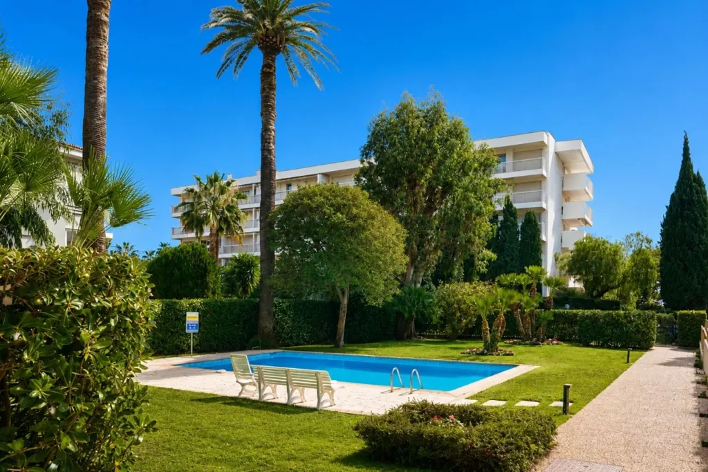 Piscina - Apartment with Sea View in Cannes