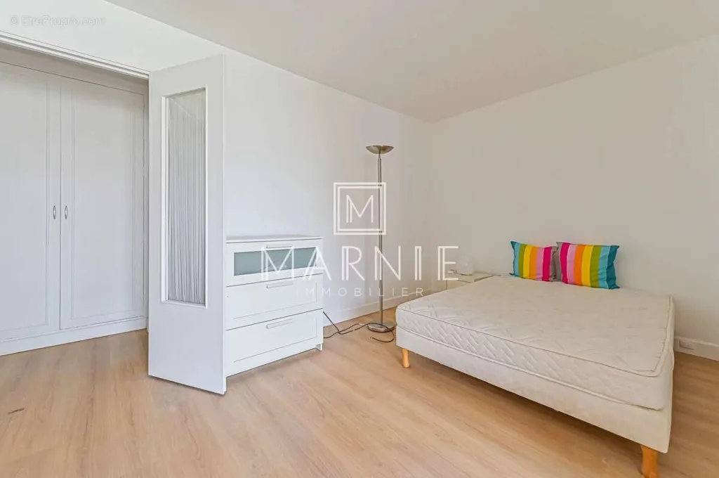 Chambres - Appartement avec Vue Tour Eiffel au 15ème Arrondissement