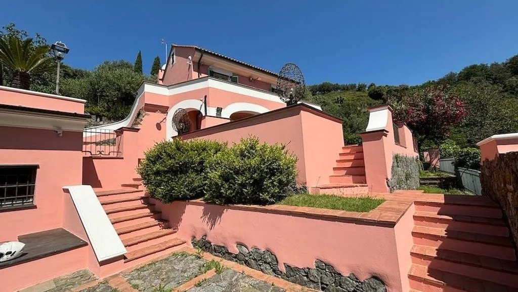 Välivaade - Luxury Villa with Sea View in Celle Ligure