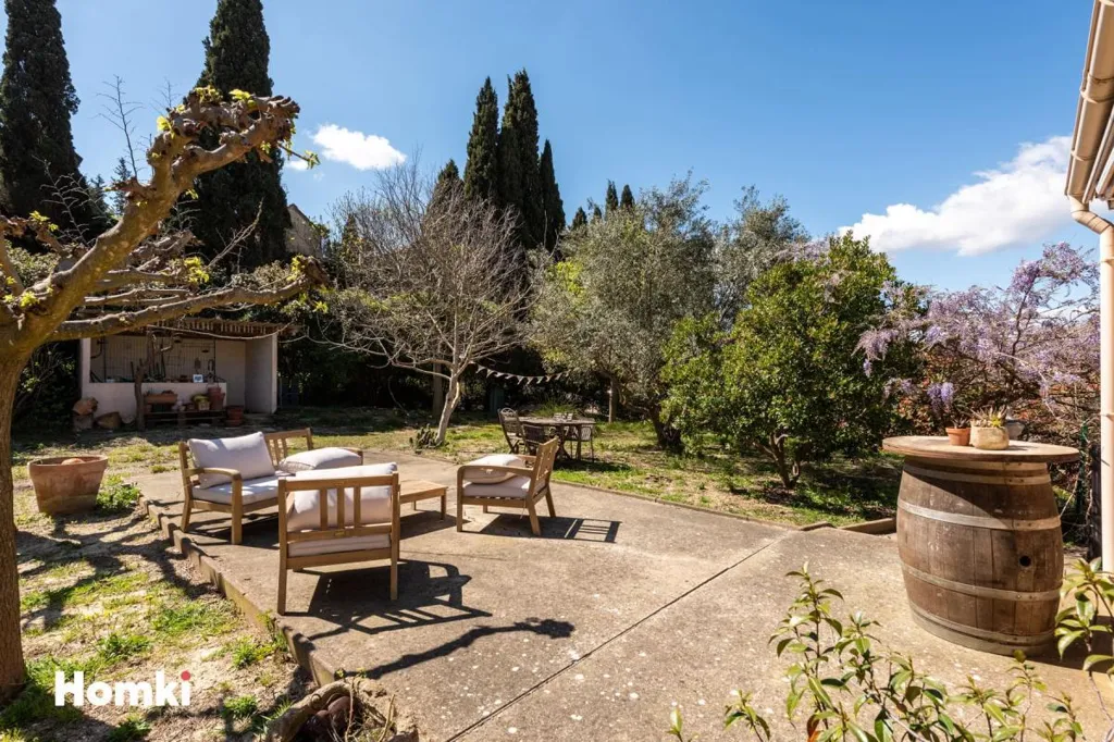 Terrasse - Maison Plain-Pied avec Jardin à Quarante