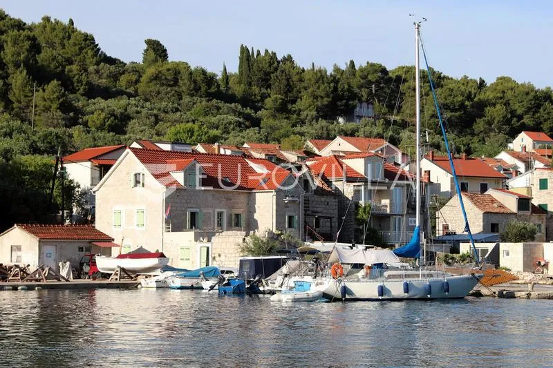 Esterno - Partially Renovated Stone House, Seafront in Prvić Luka