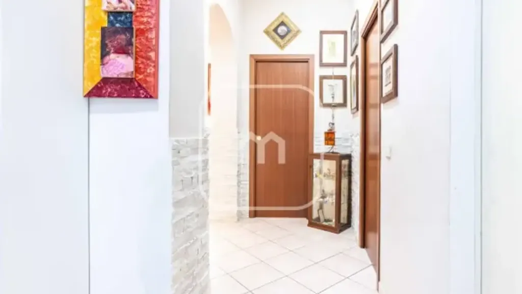 hallway_entrance