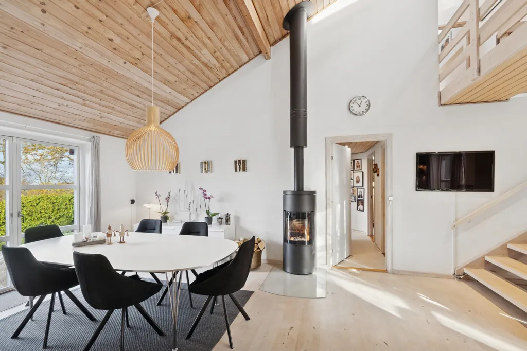 Söögituba - Architectural Villa with View in Kokkedal