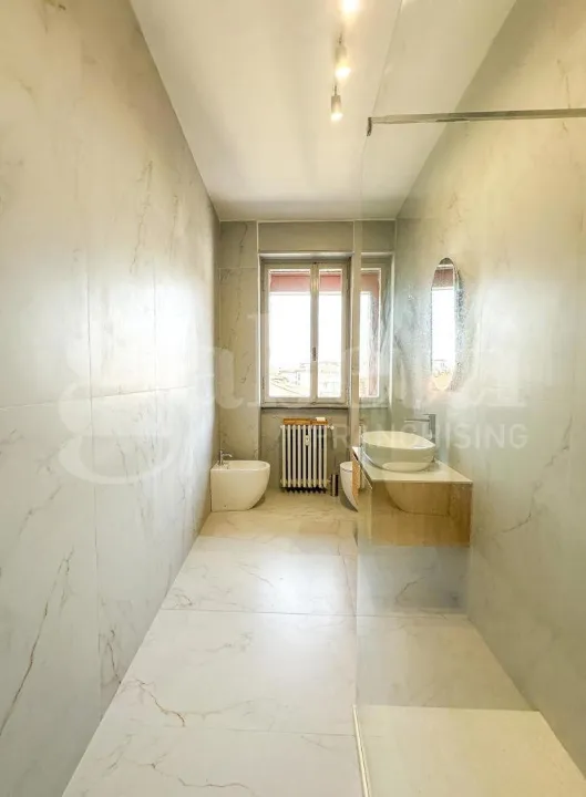 Salles de bain - Fully Rented Flat with Double Aspect in Milan