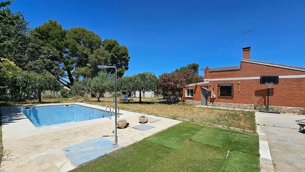 Piscine - Rustic House with Pool near Zaragoza