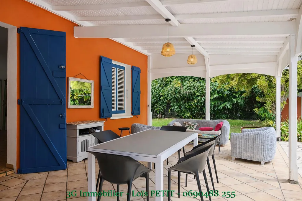 Terrasse - Villa Rénovée avec Piscine et Terrasses à Jarry
