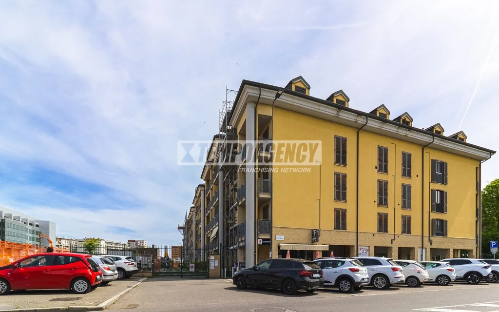 Välivaade - Modern Ground Floor Flat with Balcony in Milan