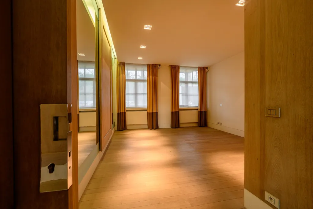 Esik - Office Spaces in Castle Kapellen, Antwerp