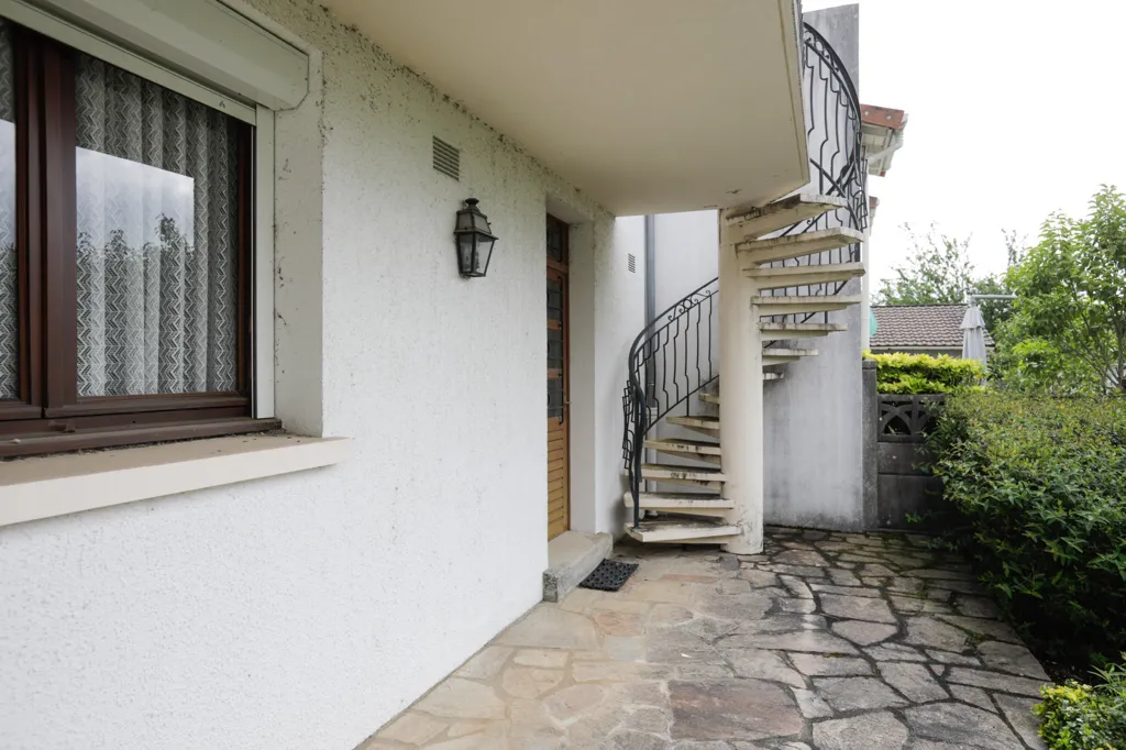 Pièces - Maison d'Architecte dans Quartier Calme