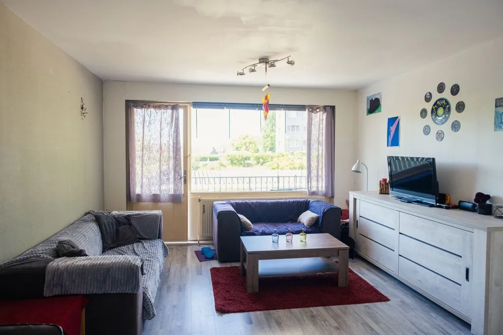 Séjour - Appartement 2 Chambres avec Balcon à Mons