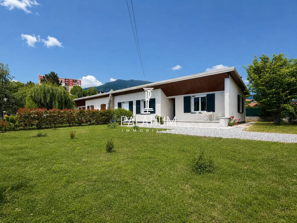 Extérieur - Maison des Années 50 avec Terrasse à Gap