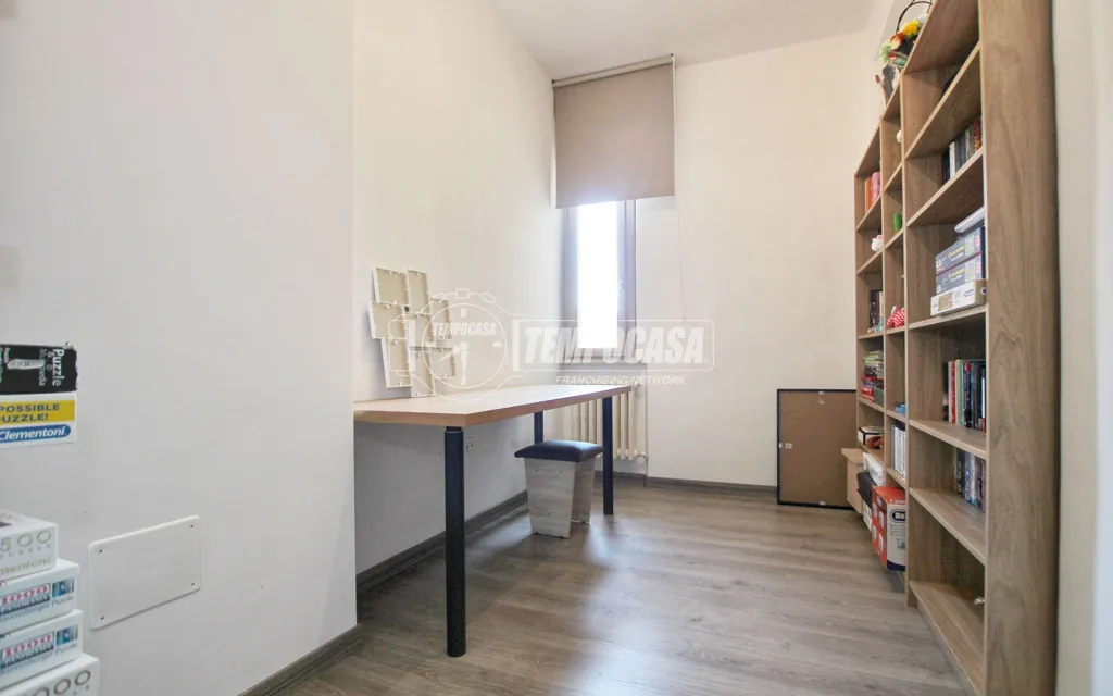 Bureau - Renovated Apartment with Sea View in Ancona