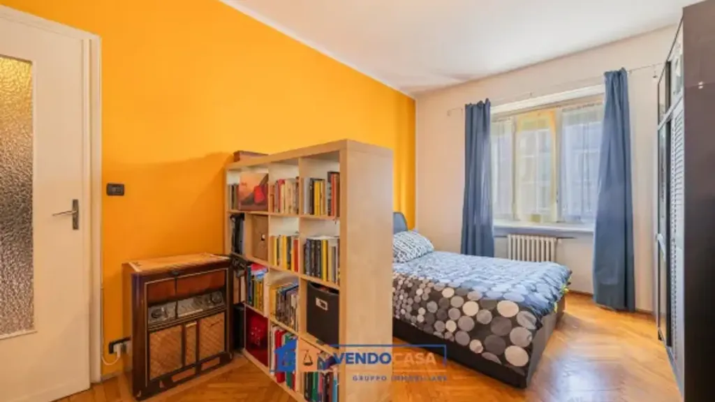 Chambres - Bright Apartment with Balcony in Turin