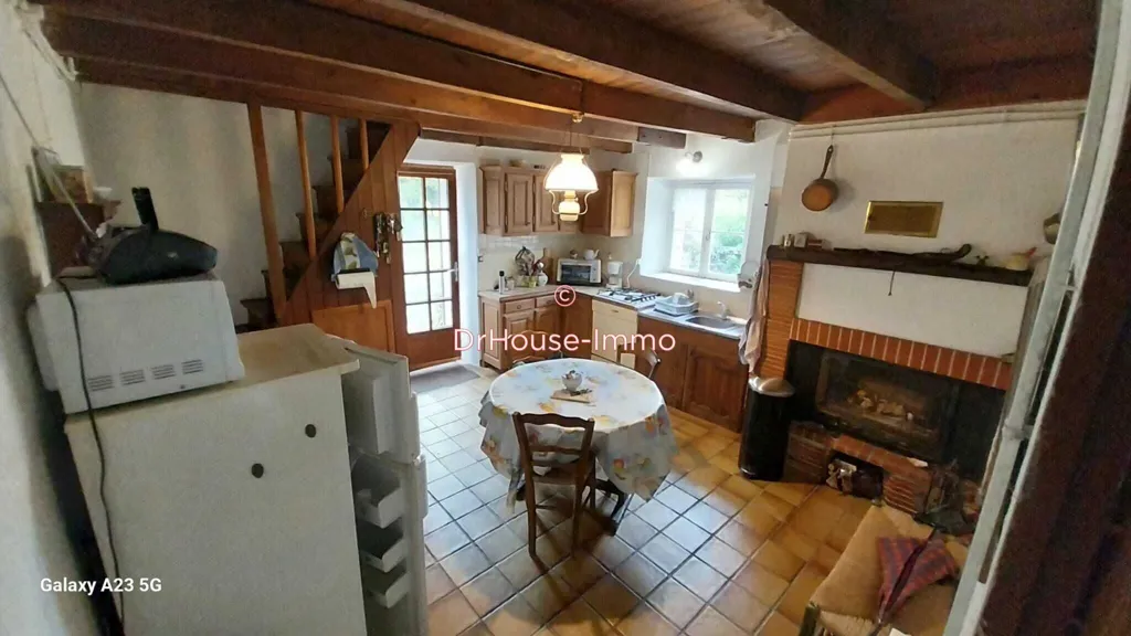 Söögituba - Stone House with Garden in Countryside