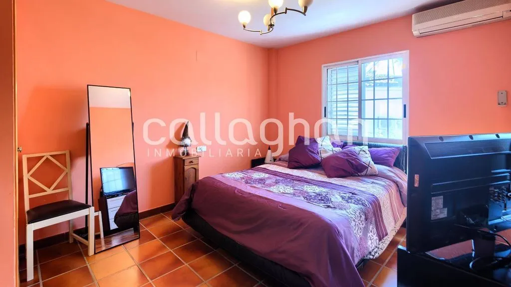 Bedrooms - Luxury Detached House with Pool in Paterna