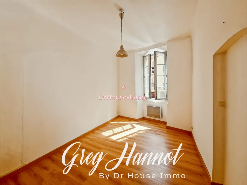 Toad - Secure Apartment with Office Potential in Saint-Pierre