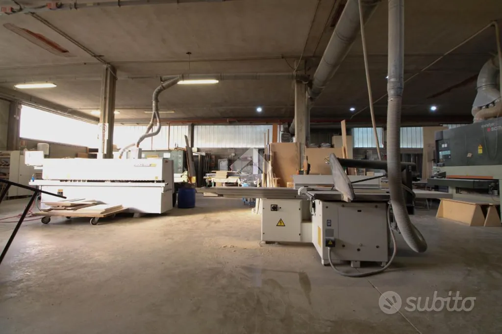 Buanderie - Warehouse with Office Space in Madone