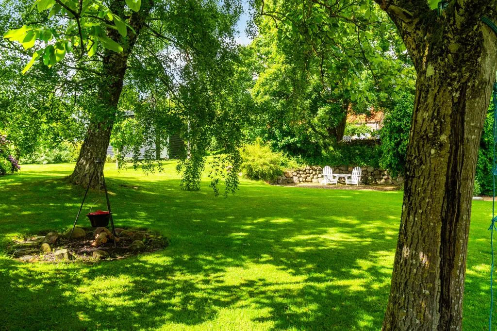 Jardin - Historic Villa with Garden in Svejstrup