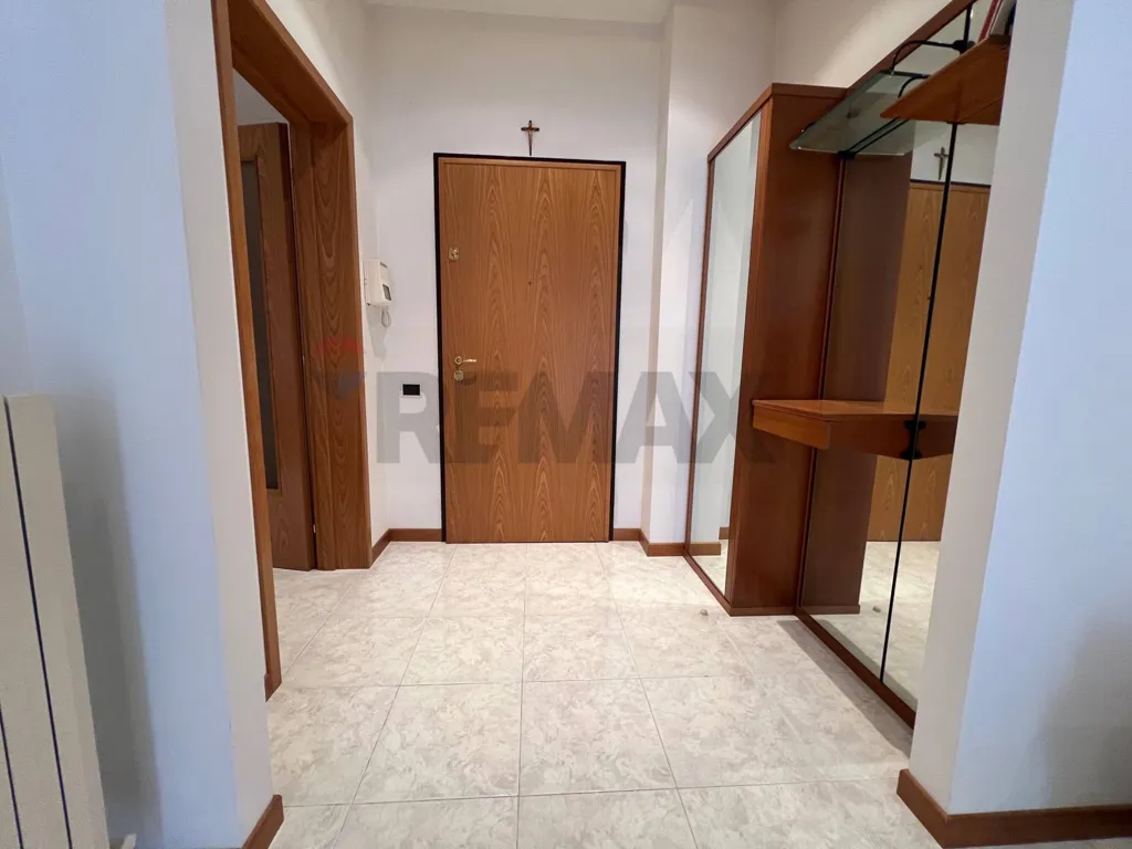 Hallway - Apartment with Balcony in Chieti Centre