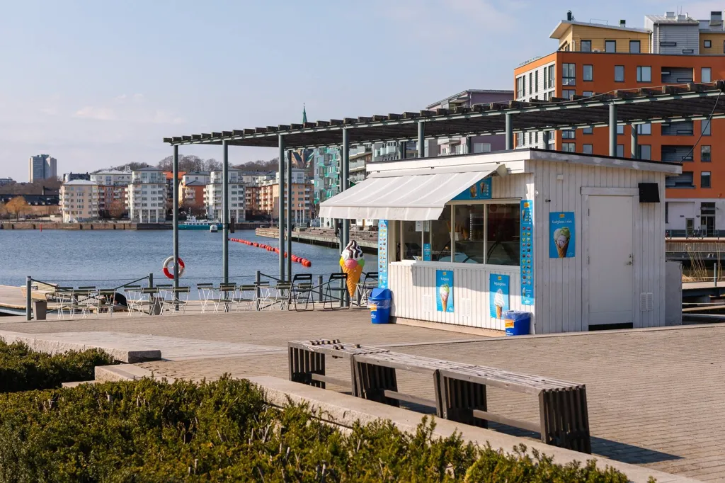 Waterfront Apartment with Balcony in Stockholm